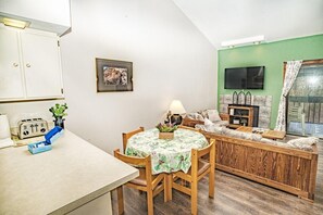Bloc d'apartaments, 1 llit de matrimoni gran (Gateway Condo A25) | Interior