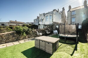 Terrace/patio - Stunning Sea View Blue Haven in Penmaenmawr (Penmaenmawr)