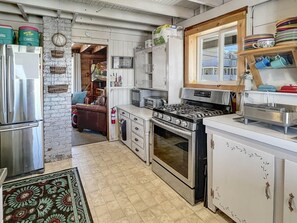 House, Multiple Beds (Sea Esta) | Private kitchen | Oven, toaster - Sea Esta (Wells)