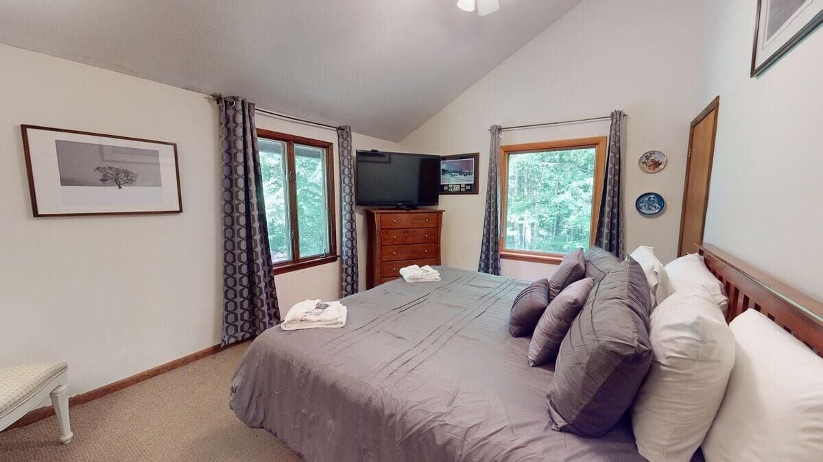 Nhà, nhiều giường (Dean Hill Chalet) | 5 phòng ngủ, bộ trải giường 