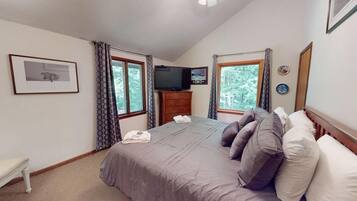 Nhà, nhiều giường (Dean Hill Chalet) | 5 phòng ngủ, bộ trải giường