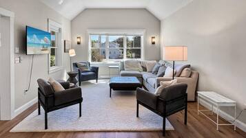 House, Multiple Beds (Long Sands Home) | Living area