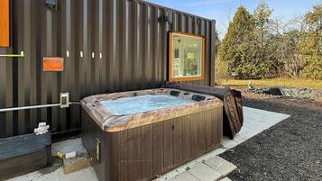 House, Multiple Beds (Zen Box Farm) | Outdoor spa tub