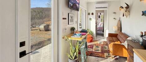 하우스, 침대(여러 개) (Zen Box Farm) | 내부