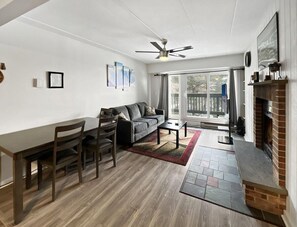 Appart'hôtel, 1 grand lit (Mt Green 2-D07) | Coin séjour