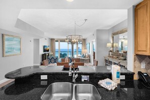 Lägenhet - flera sängar (Portofino Island Resort 1-1402) | Interiör