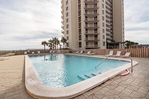 公寓客房, 多張床 (Navarre Towers 805) | 游泳池 | 室外游泳池