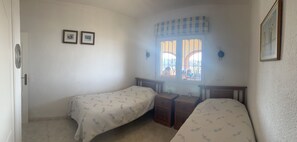 3 Schlafzimmer, Zimmersafe, Schreibtisch, Bügeleisen/Bügelbrett