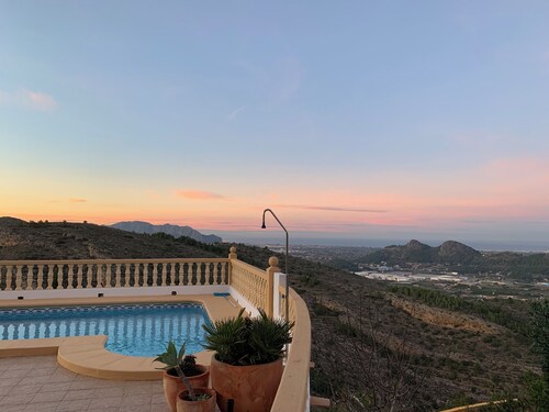 Mountain villa + sea view. Privacy, tranquillity. Near Javéa, Moraira and Dénia