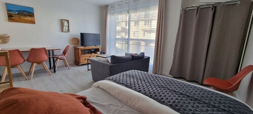 Beautiful renovated apartment in the heart of Concarneau - Private parking - WIFI