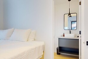 1 Schlafzimmer, Schreibtisch, WLAN, Bettwäsche