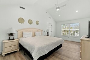 4 bedrooms, free WiFi - Sand At The Strand-Pool, Cabana, 1/2 Mile To Shops (North Myrtle Beach)