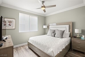 2 slaapkamers, een strijkplank/strijkijzer, wifi, beddengoed