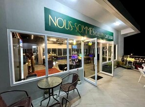 Room, 1 Bedroom, Smoking, Balcony | Dining
