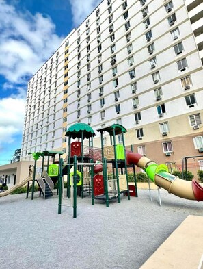 Room, 1 Bedroom, Smoking, Balcony | Children's area