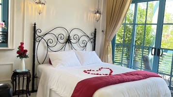 Villa, Courtyard View | 2 bedrooms, free minibar, in-room safe, soundproofing
