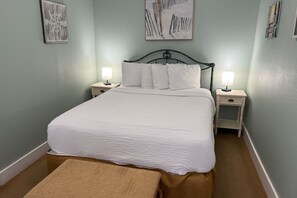 2 bedrooms, iron/ironing board, internet, bed sheets