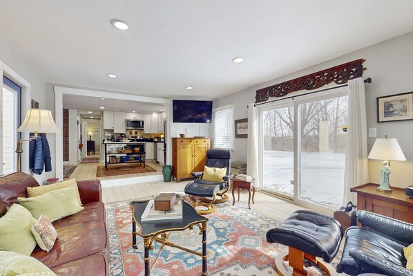 TV, DVD player, music library, video library