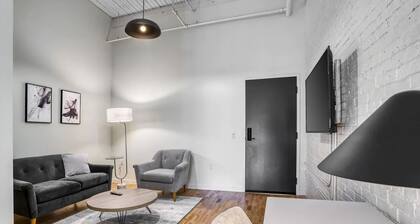 Fully Furnished Private Loft Style Charm Trumbull Elevator