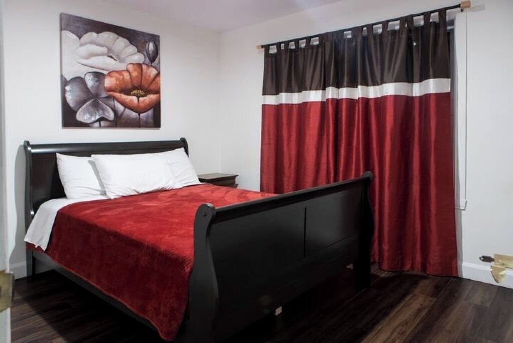 3 Schlafzimmer, Schreibtisch, Bügeleisen/Bügelbrett, WLAN