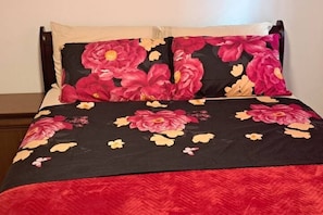 3 bedrooms, desk, iron/ironing board, WiFi - HERE THE REFERENCE → 1 (Trois-Rivières)