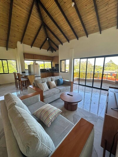 ático hermoso en el cuarto piso