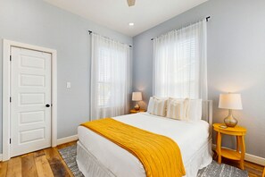 2 bedrooms, iron/ironing board, internet, bed sheets