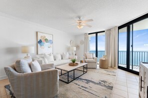 Condo, Plusieurs lits (Phoenix VIII 1503) | Aire de séjour
