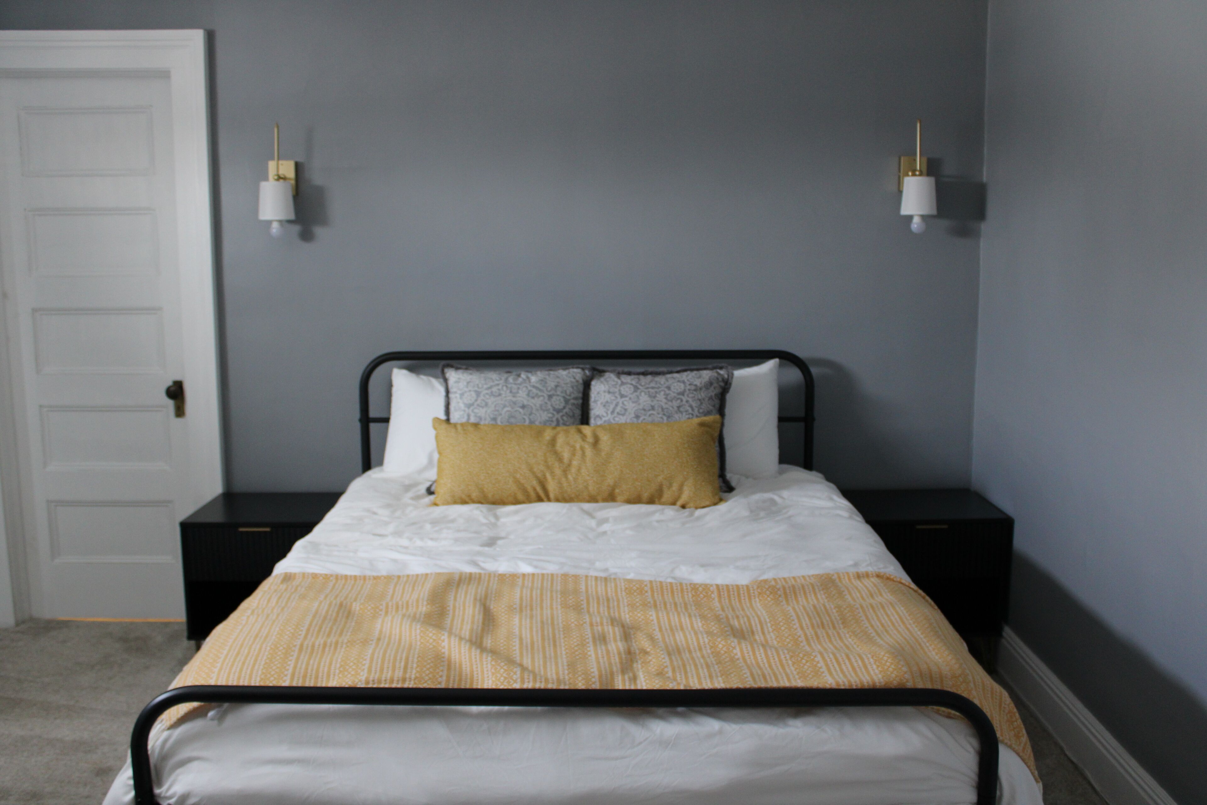 2 Schlafzimmer, Schreibtisch, Bügeleisen/Bügelbrett, Reisekinderbett