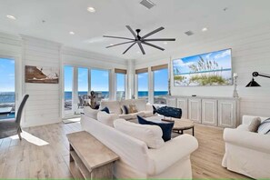 House, Multiple Beds (Lil' Tip Sea) | Living area - Lil' Tip Sea (Gulf Shores)
