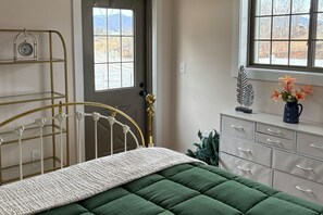 1 habitación, acceso a internet y ropa de cama