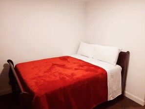 3 soverom, skrivebord, strykejern/-brett og wi-fi