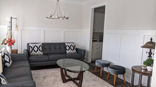 Charming & spacious 4 bedroom home. Masters Rental 19 min to Augusta Nationals