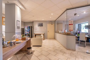 Room, 1 Bedroom | Lobby - Room-studio Triple Near Noord Station (Brussels)