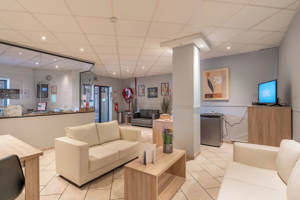 Room, 1 Bedroom | Living room - Room-studio Triple Near Noord Station (Brussels)