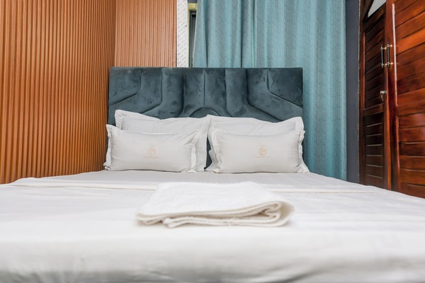 Luxe appartement, uitzicht op stad | Lakens van Egyptisch katoen, luxe beddengoed, een laptopwerkplek