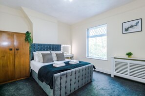 3 bedrooms, iron/ironing board, free WiFi, bed sheets
