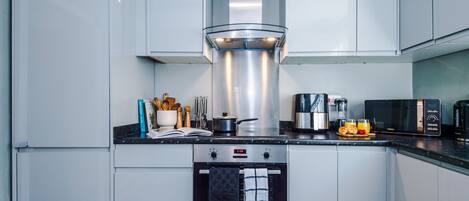 Fridge, microwave, oven, stovetop