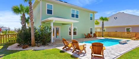 حمّام سباحة مُدفَّأ