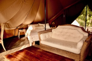 8 camere