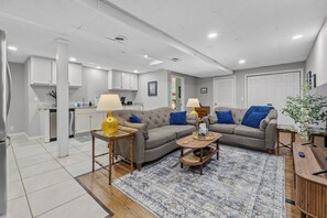 Una Smart TV, una pantalla de ordenador