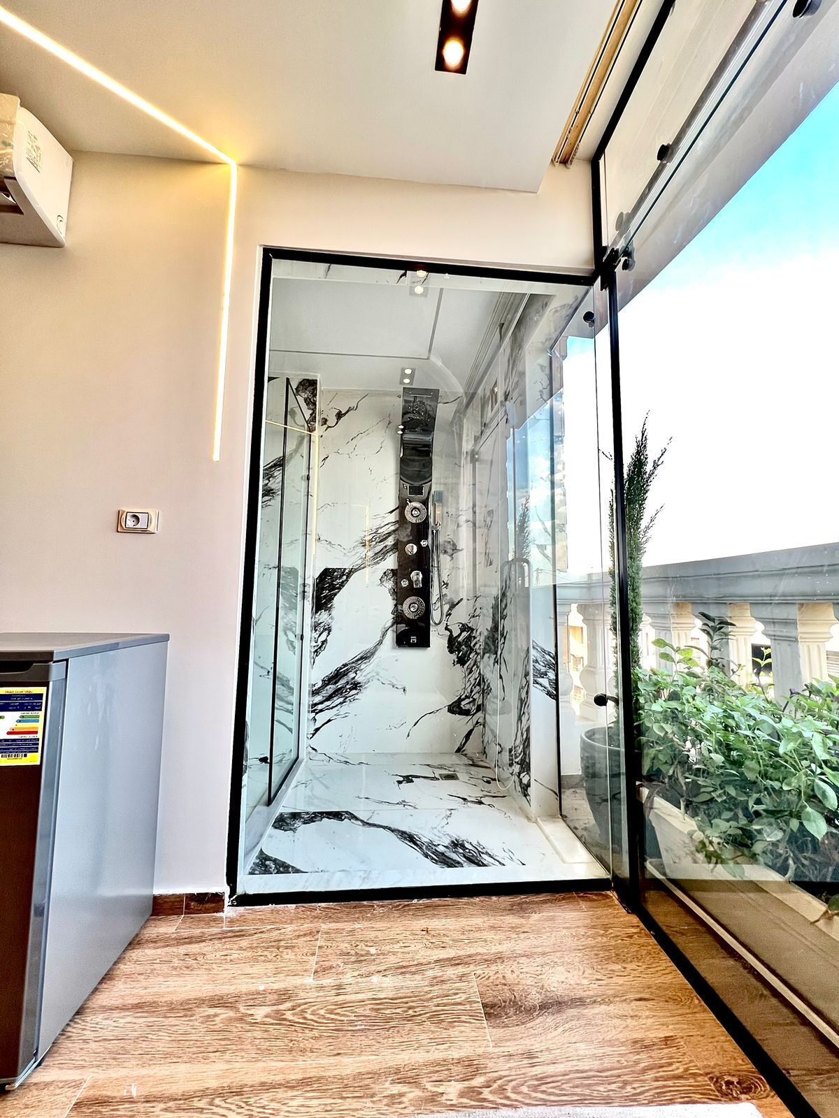 华丽双人房, 山景 | 浴室 | 淋浴/盆浴组合、旋水按摩花洒、免费洗浴用品、吹风机