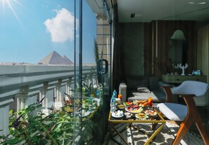 Kamar Double Deluks, pemandangan gunung | Seprai katun Mesir, seprai premium, dan selimut bulu angsa