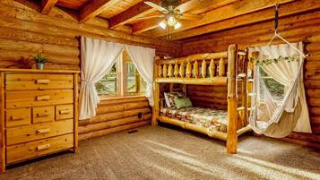 4 bedrooms, desk, iron/ironing board, travel cot