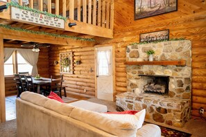 Smart TV, fireplace, table tennis