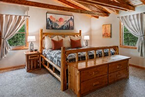4 chambres, bureau, fer et planche à repasser, lit de bébé portatif