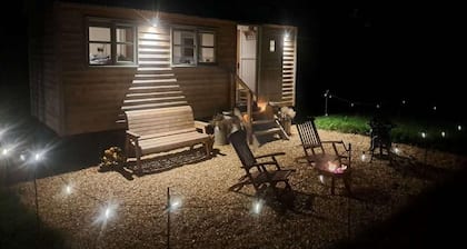Luxury Shepherds Hut set in a Countryside Setting