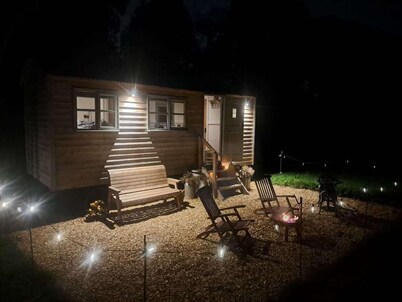 Luxury Shepherds Hut set in a Countryside Setting