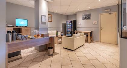 Room-one Bedroom Apartment Near North S