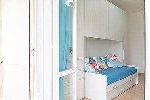 2 Schlafzimmer, Bügeleisen/Bügelbrett, Bettwäsche